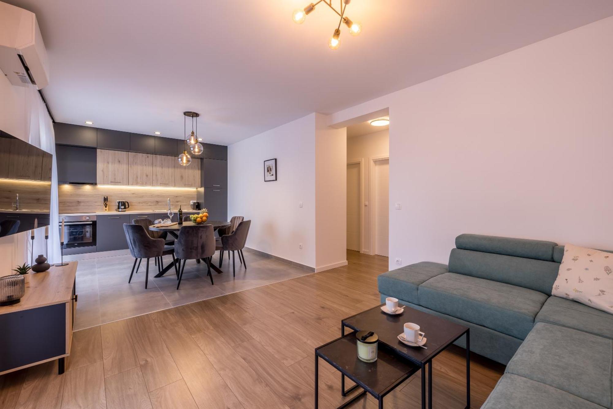 Adriatic Nest, Cozy And Modern Two Bedroom Apartment Kaštela Exterior foto
